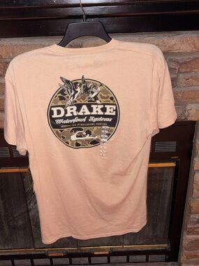 Men’s Drake Peach Short-Sleeve Graphic Tee with Camo Logo